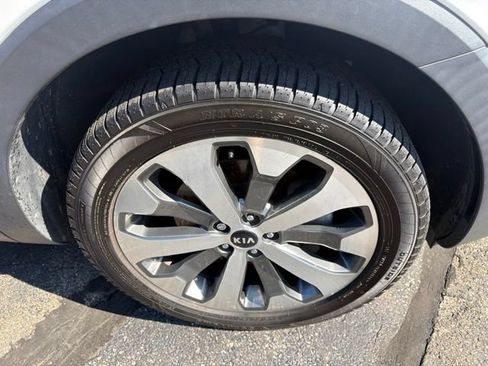 Used 2020 Kia Telluride EX w/ EX Premium Package AWD/4WD image 10