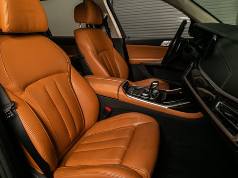 Used 2020 BMW X7 xDrive40i w/ Premium Package image 21