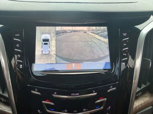 Used 2019 Cadillac Escalade Luxury image 28