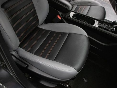 Used 2023 Nissan Kicks SR w/ SR Premium Package image 17