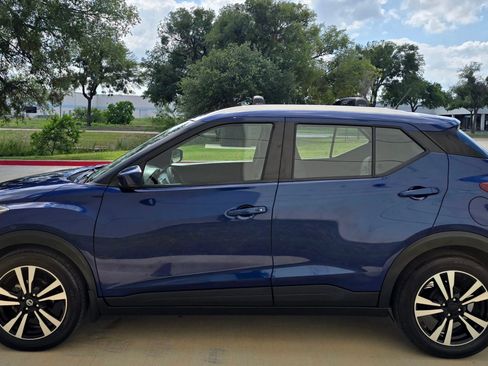 Used 2020 Nissan Kicks SV w/ Exterior Package FWD image 9