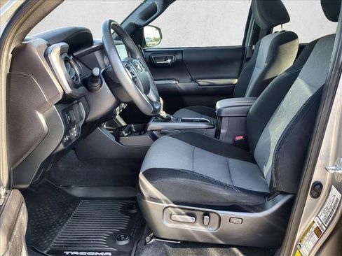 Used 2021 Toyota Tacoma TRD Sport image 15