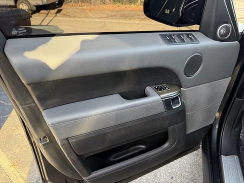 Used 2014 Land Rover Range Rover Sport HSE image 25