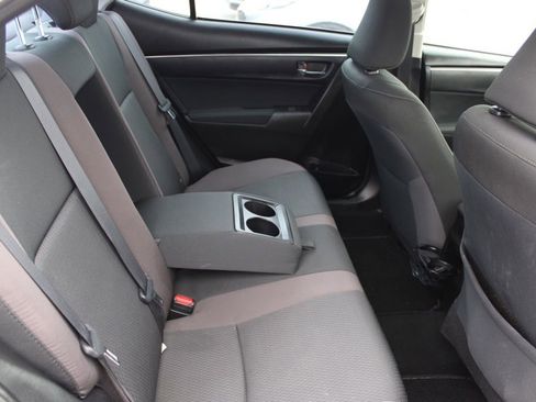 Used 2017 Toyota Corolla LE image 21