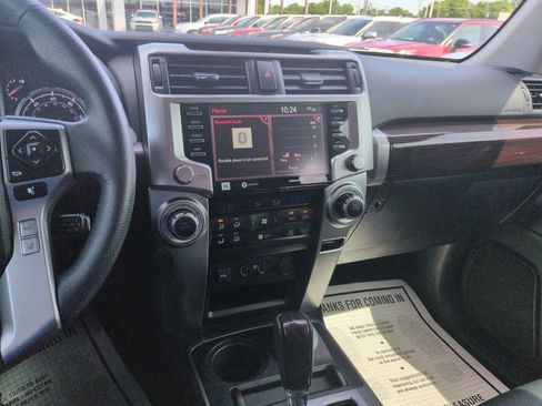 Certified 2022 Toyota 4Runner Limited AWD/4WD image 17