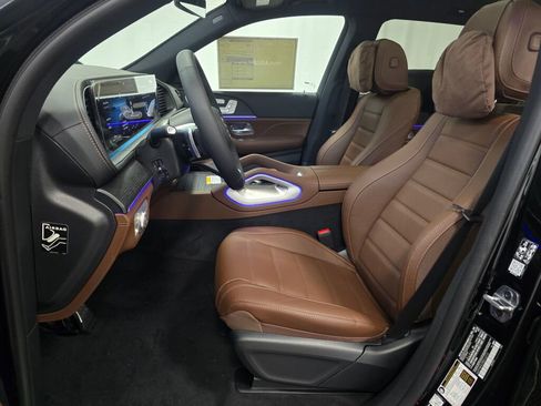 New 2026 Mercedes-Benz GLS 580 4MATIC image 13