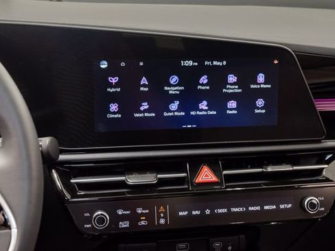 Certified 2024 Kia Niro SX Touring FWD image 17