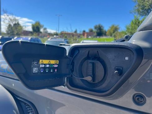 Used 2022 Jeep Wrangler Unlimited Rubicon 4xe w/ Cold Weather Group AWD/4WD image 18
