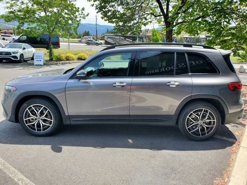 Used 2023 Mercedes-Benz EQB 350 4MATIC SUV image 5