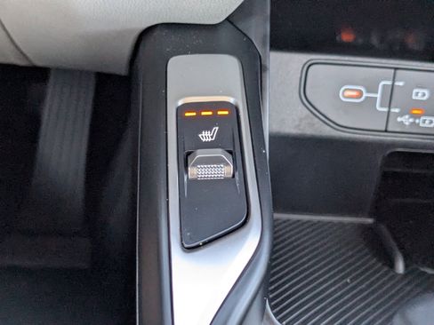 Certified 2025 Kia Sorento S w/ Panoramic Sunroof Package image 28