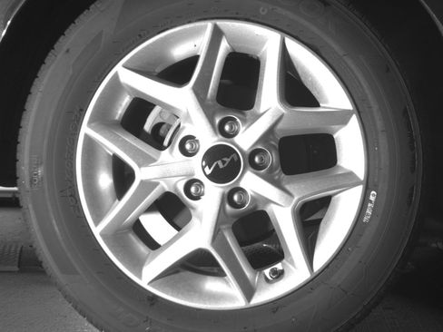 Used 2025 Kia Soul LX w/ LX Technology Package FWD image 18