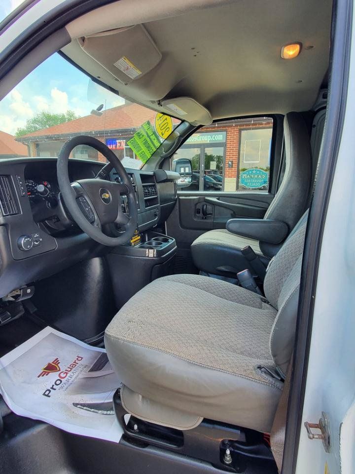 Used 2014 Chevrolet Express 3500 Extended RWD image 15