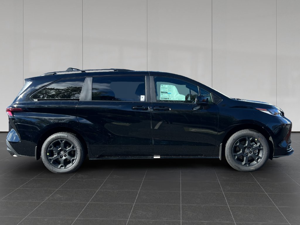 New 2026 Toyota Sienna XLE Woodland Edition AWD/4WD image 7