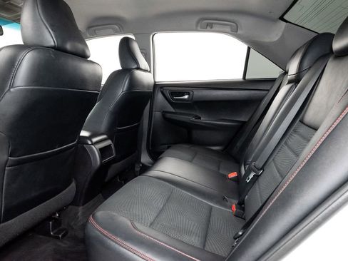 Used 2016 Toyota Camry SE image 20