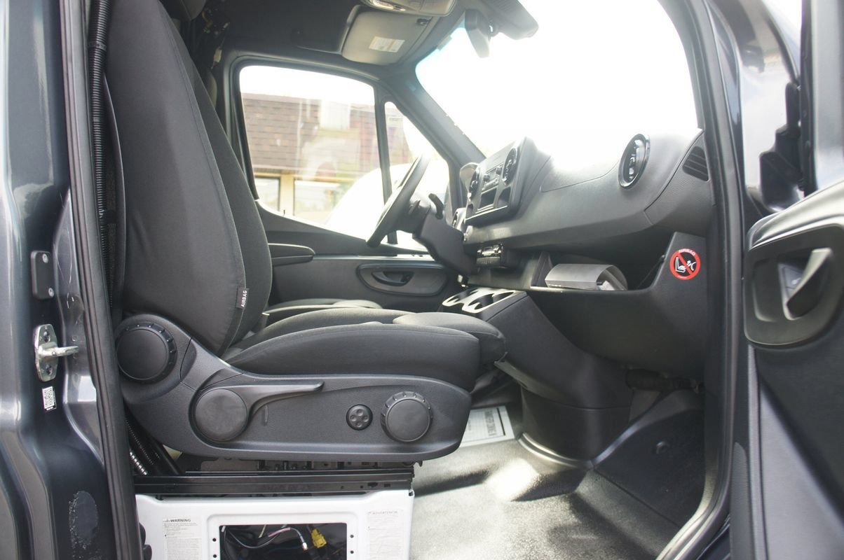 Used 2019 Mercedes-Benz Sprinter 170 image 19