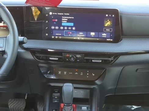 Certified 2026 Nissan Kicks SR w/ Cold Weather Package image 19