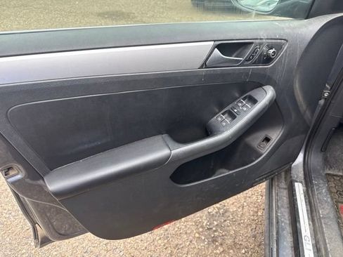 Used 2013 Volkswagen Jetta GLI FWD image 26