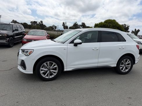 Used 2025 Audi Q3 2.0T Premium AWD/4WD image 2