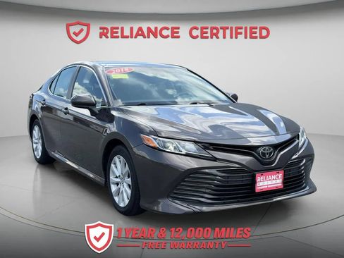 Used 2018 Toyota Camry LE FWD image 7