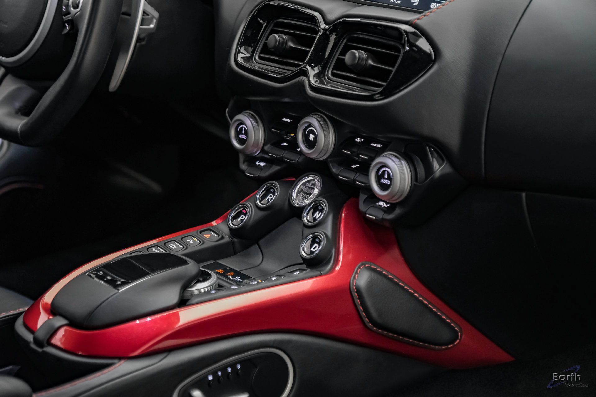 Used 2019 Aston Martin V8 Vantage Coupe RWD image 56