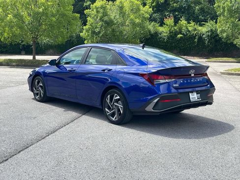 Certified 2025 Hyundai Elantra Sport w/ Cargo Package FWD image 5