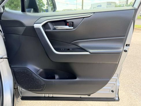 Certified 2025 Toyota RAV4 XLE AWD/4WD image 11