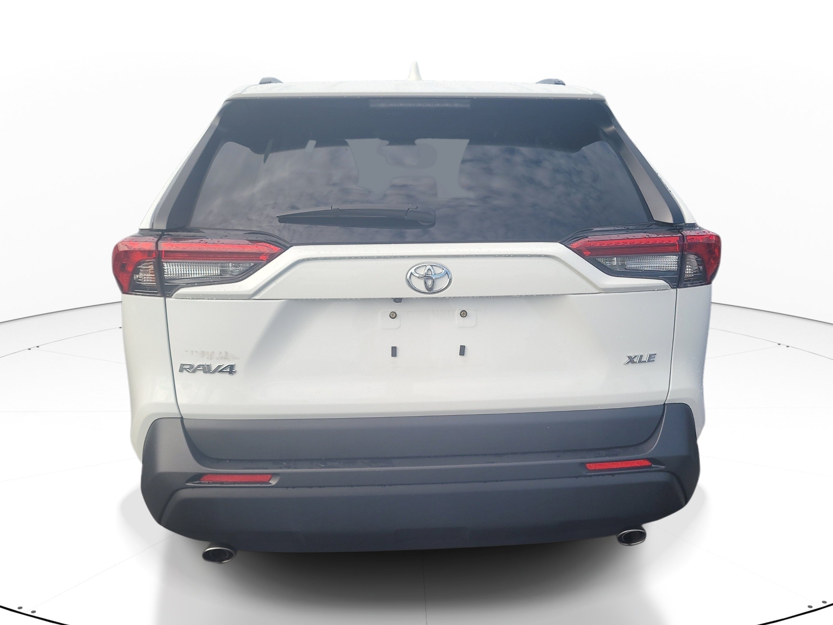 Used 2025 Toyota RAV4 XLE w/ Convenience Package FWD image 6