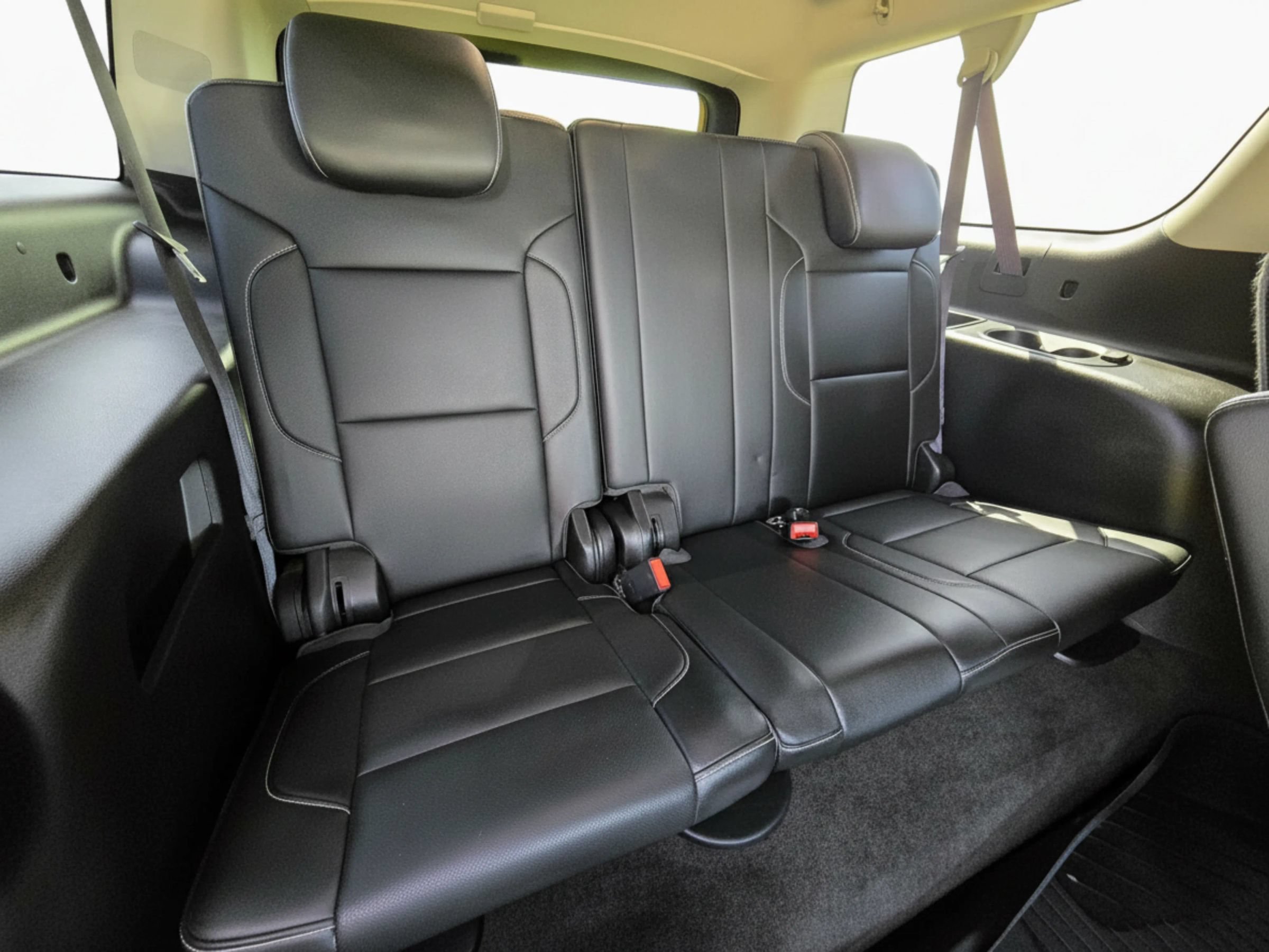 Used 2018 Chevrolet Suburban Premier RWD image 16