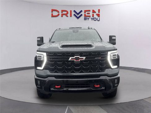 New 2026 Chevrolet Silverado 2500 ZR2 AWD/4WD image 9