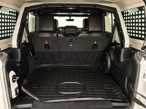 Used 2021 Jeep Wrangler Unlimited Sahara AWD/4WD image 17