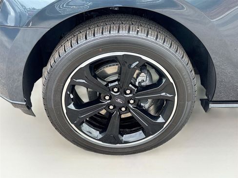 Used 2024 Ford Expedition Limited RWD image 34