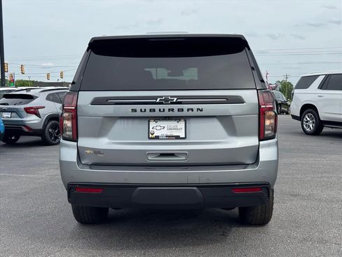 Used 2024 Chevrolet Suburban Z71 w/ Luxury Package AWD/4WD image 4