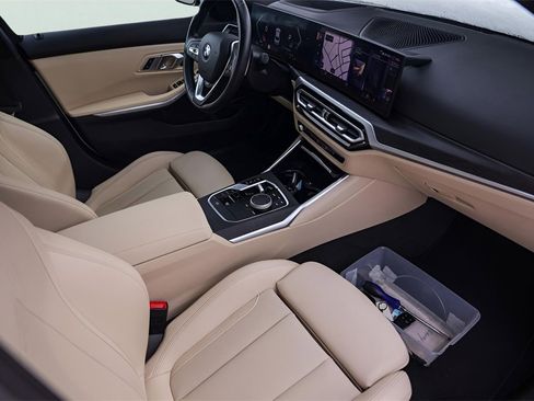 Used 2023 BMW 330i Sedan w/ Premium Package image 32