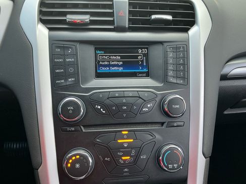 Used 2014 Ford Fusion SE image 27