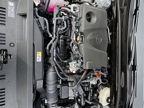 Certified 2025 Toyota Camry LE w/ Convenience Package image 32