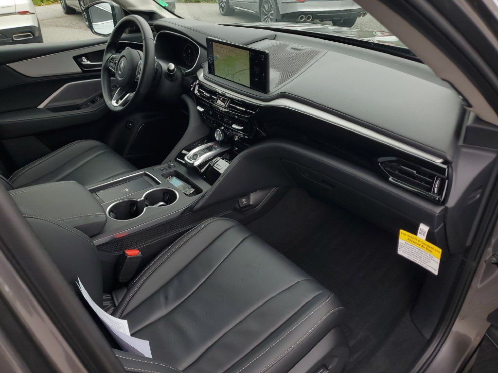 Certified 2026 Acura MDX w/ Technology Package FWD image 4