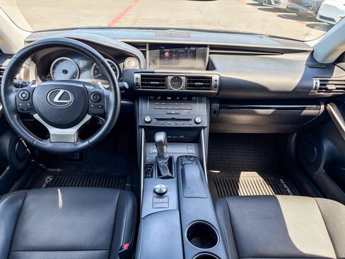 Used 2015 Lexus IS 250 w/ Navigation System Package RWD image 11