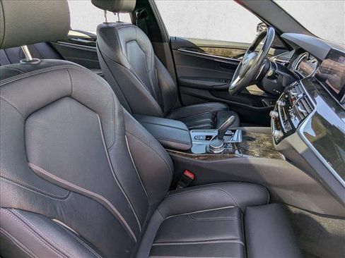 Used 2019 BMW 530e w/ Convenience Package image 21