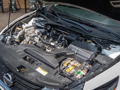 Used 2018 Nissan Altima 2.5 SL FWD image 11