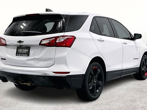 Used 2019 Chevrolet Equinox LT image 2