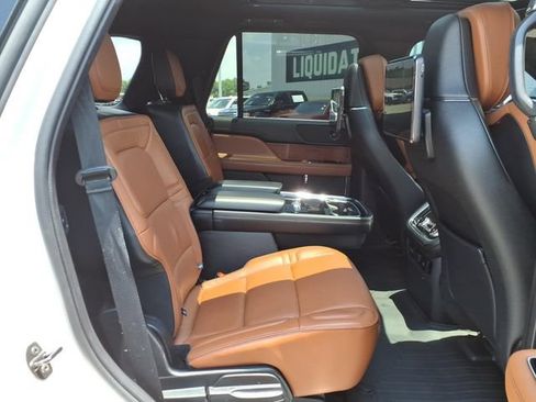 Used 2019 Lincoln Navigator Reserve AWD/4WD image 14