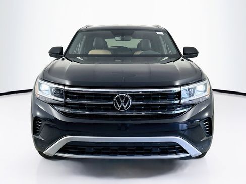 Used 2023 Volkswagen Atlas Cross Sport SE FWD image 2