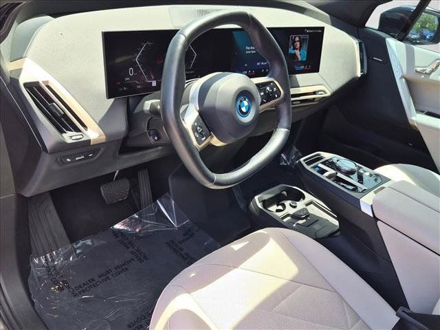 Certified 2024 BMW iX xDrive50 w/ Premium Package AWD/4WD image 10