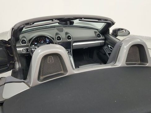 Used 2022 Porsche 718 Boxster RWD image 27