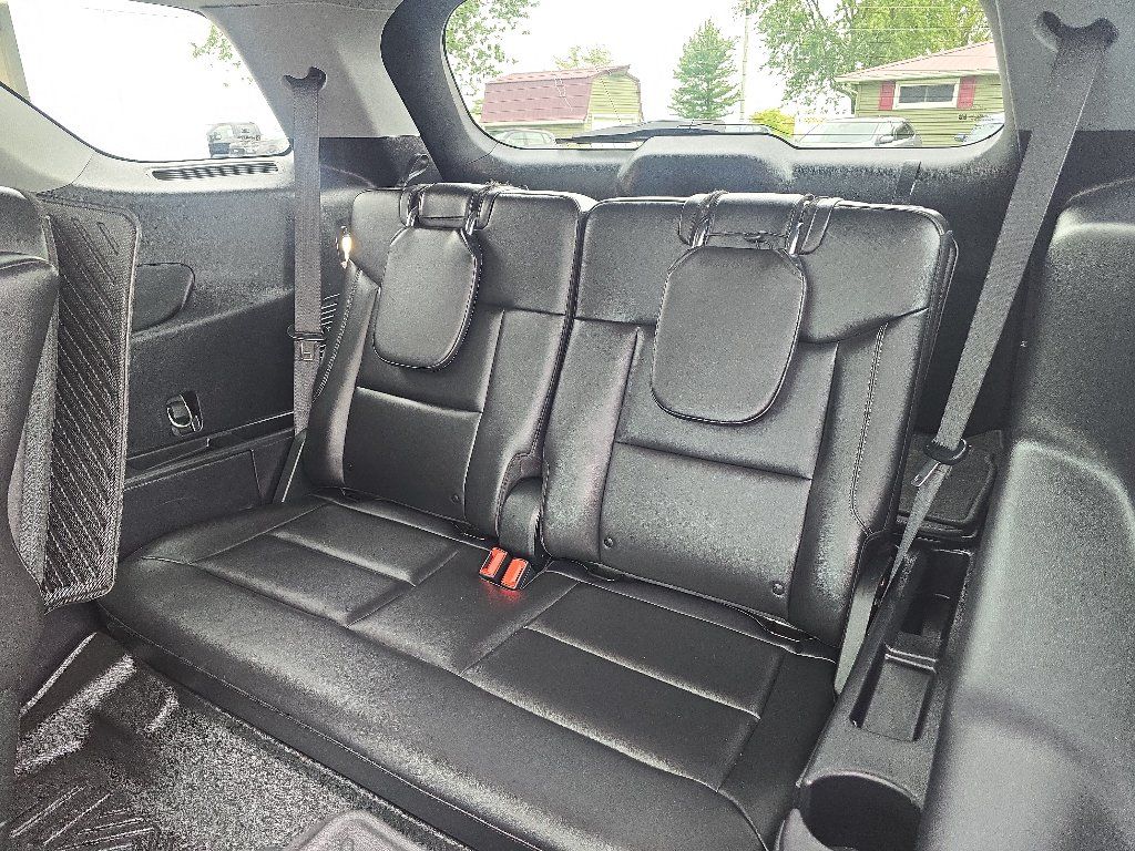Used 2021 Ford Explorer XLT w/ Equipment Group 202A AWD/4WD image 24