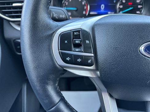 Used 2023 Ford Explorer XLT w/ Equipment Group 202A AWD/4WD image 28