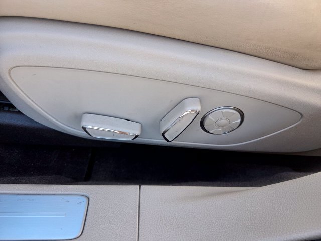 Used 2017 Lincoln MKZ Reserve FWD image 11