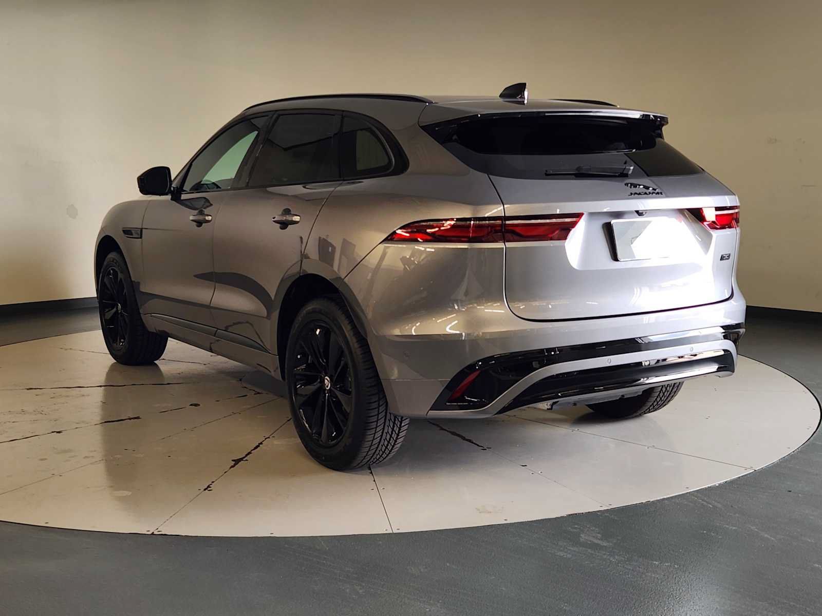 New 2026 Jaguar F-PACE R-Dynamic S AWD/4WD image 6