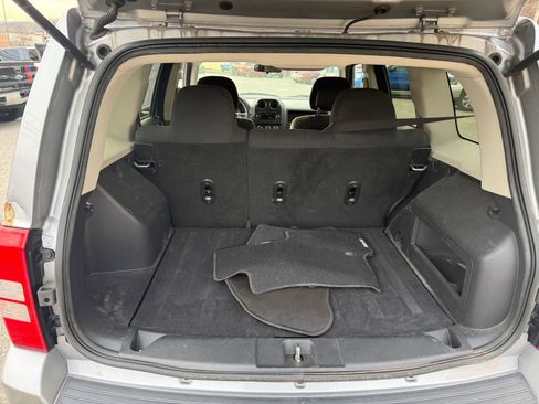 Used 2015 Jeep Patriot Sport w/ Power Value Group AWD/4WD image 13