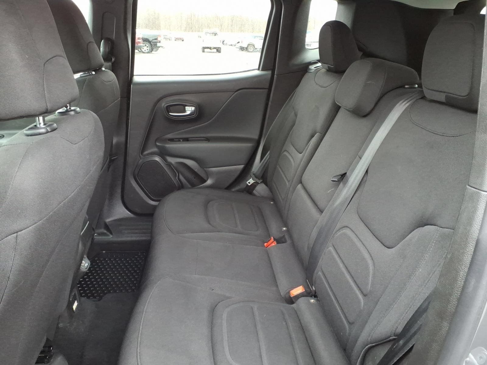 Used 2022 Jeep Renegade Latitude w/ Convenience Group AWD/4WD image 9